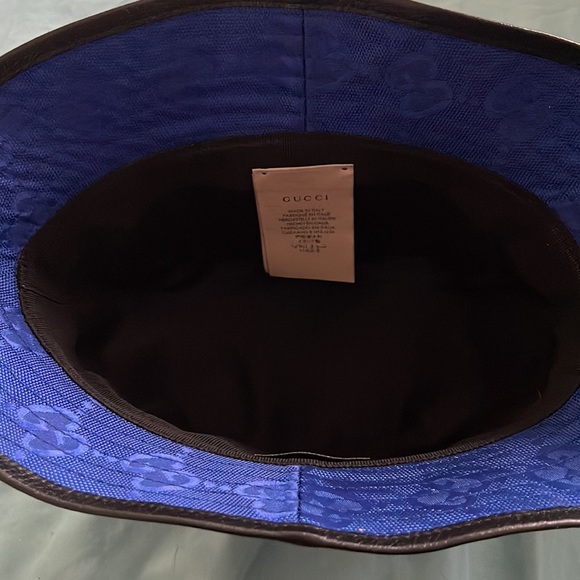 Gucci Off The Grid bucket hat
Style: 627115 4HK79 4360
Size: L 
$ 530.00 - Picture 6 of 9